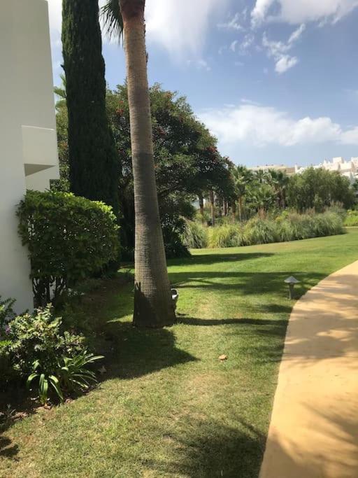 Alcazaba Blue Lagoon 3 Bedroom, Ground Floor Apartment Estepona Exteriör bild