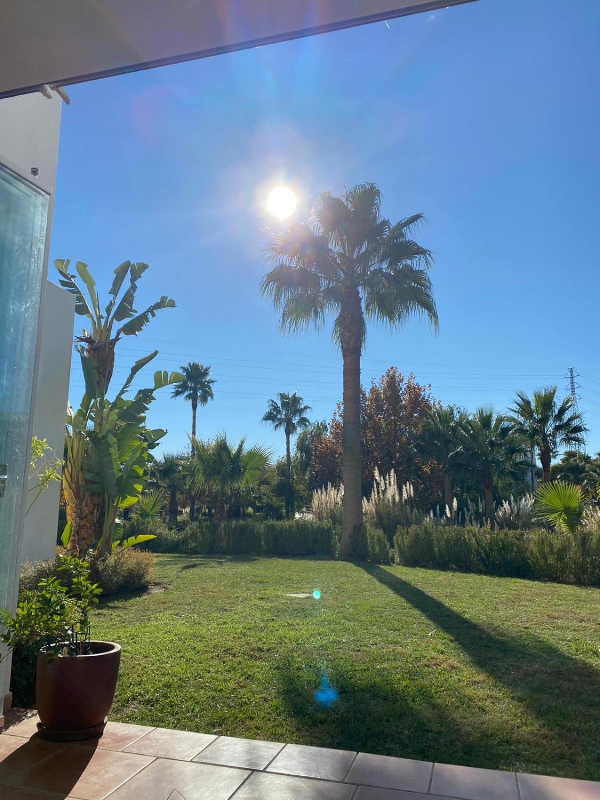 Alcazaba Blue Lagoon 3 Bedroom, Ground Floor Apartment Estepona Exteriör bild